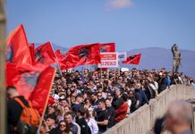 Shkupi foli shqip më fuqishëm se kurrë, në një protestë masive studentore!